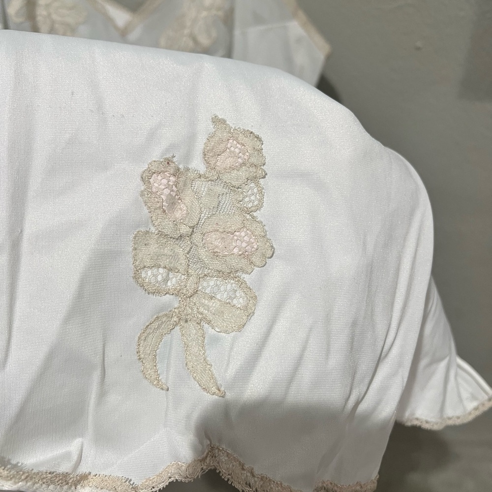 Van Raalte Vintage White Lace-Trim Slip with Delicate Embroidery Made in USA - Picture 6 of 7